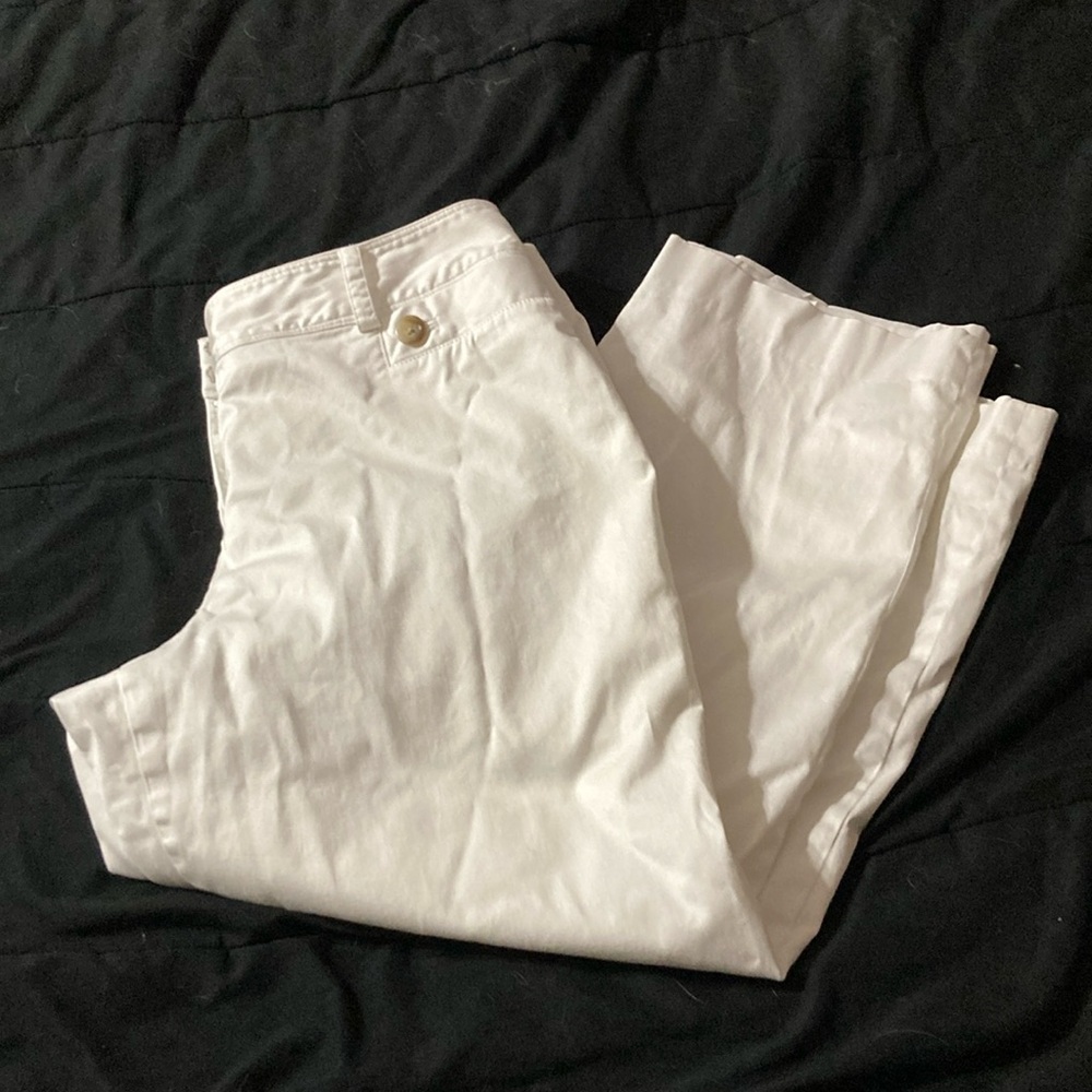 Ann taylor size 10 white capris